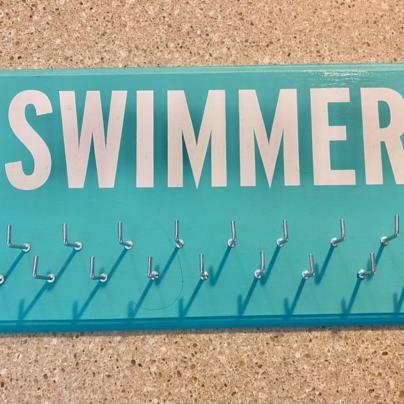 Swimmer wall ribbon holder - Picture 3 of 4